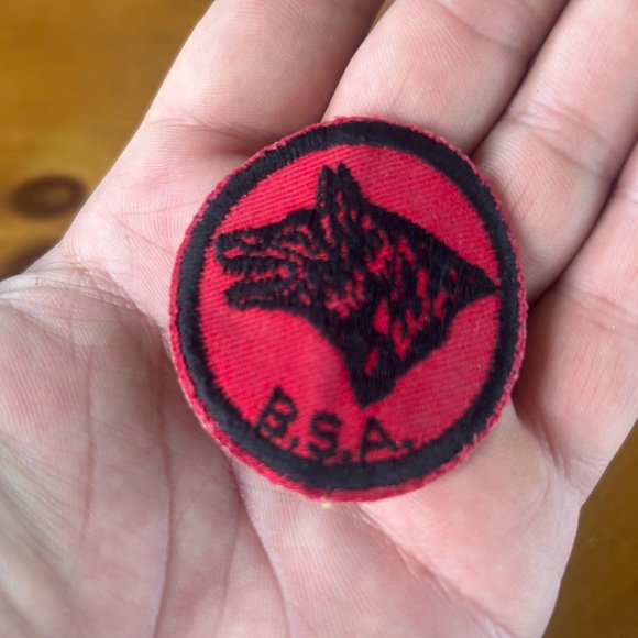 Wolf Red and Black gum back pink Patrol Emblem BSA Patch - Picture 1 of 3